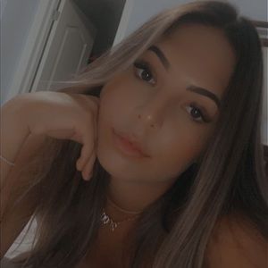 Meet your Posher, Laurie